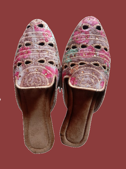 Picture of Beautiful Velvet Ladies Regular Wear Chappals for Indoor and Outdoor Use - High Quality